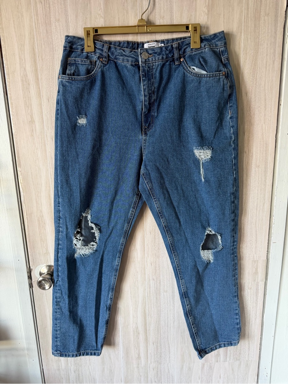 refuge Ripped Boyfriend Jeans in Dark Blue Denim
